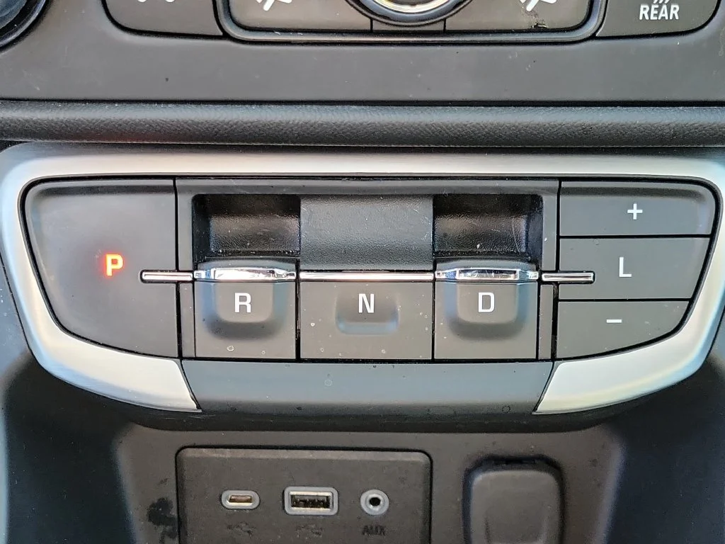Used 2024 Black GMC SLE image 31