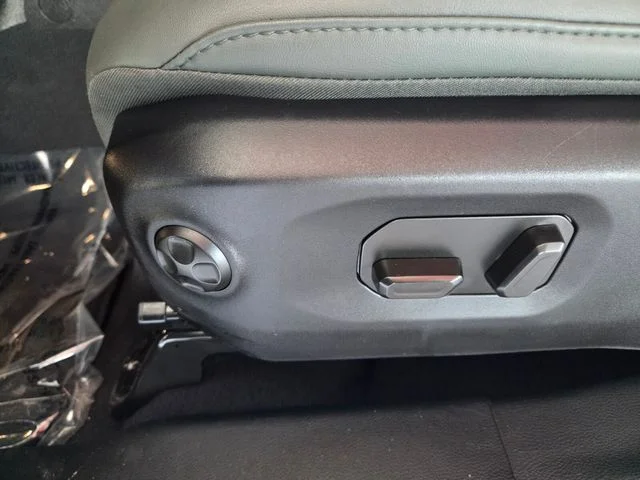 Used 2024 Gray Jeep Mojave image 6