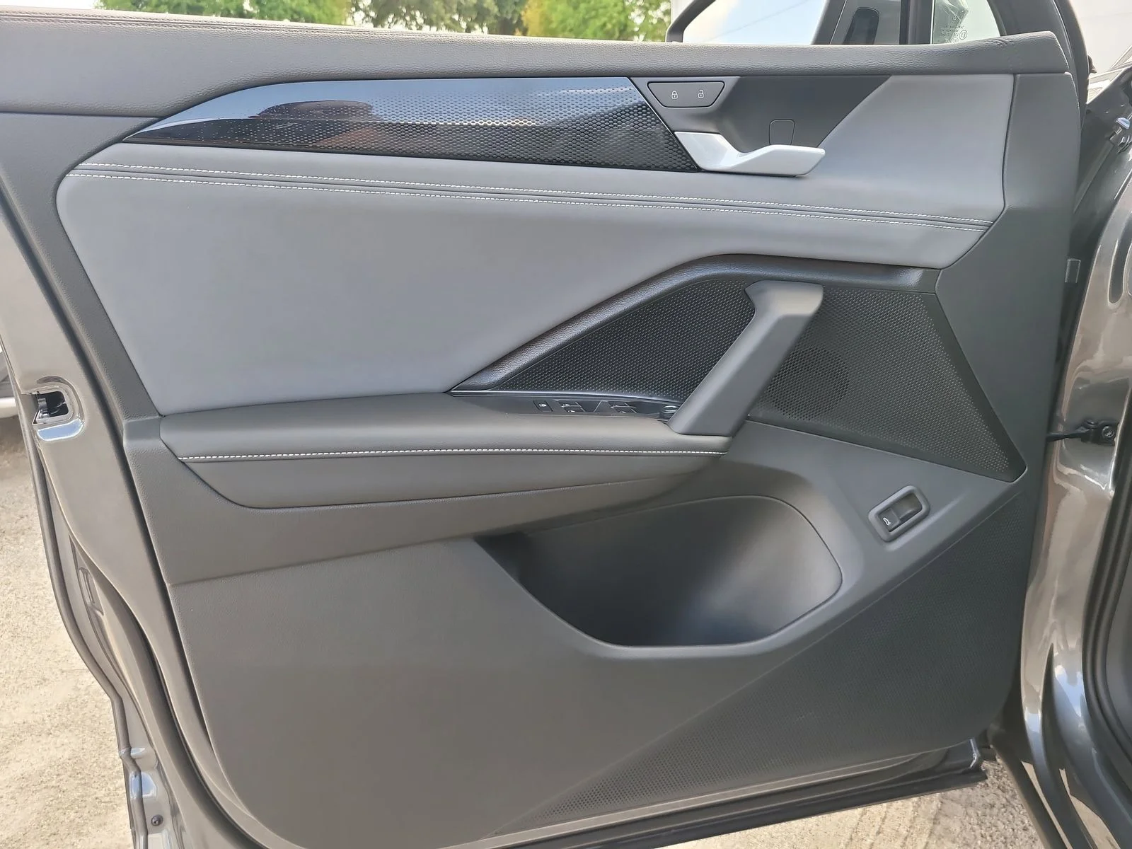 New 2026 Platinum Gray Metallic Volkswagen 2.0T SE image 13