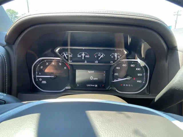 Used 2022 Black GMC SLT image 20