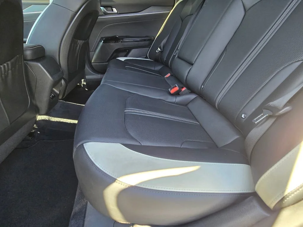 Used 2025 Wolf Gray Kia GT-Line image 11