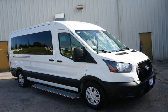 New 2026 Oxford White Ford Passenger Van XL image 2