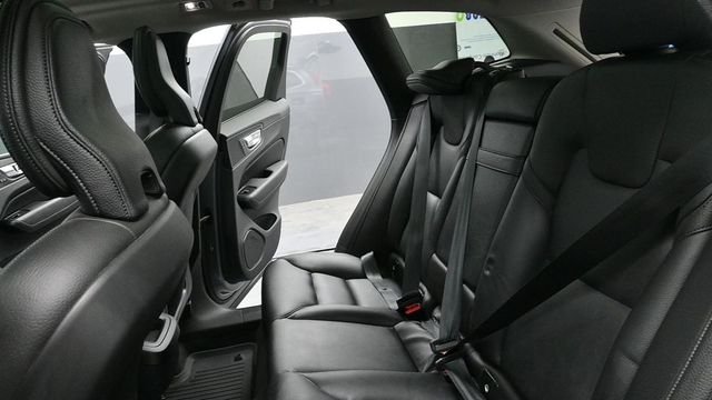 Used 2019 Gray Volvo T6 Momentum image 21