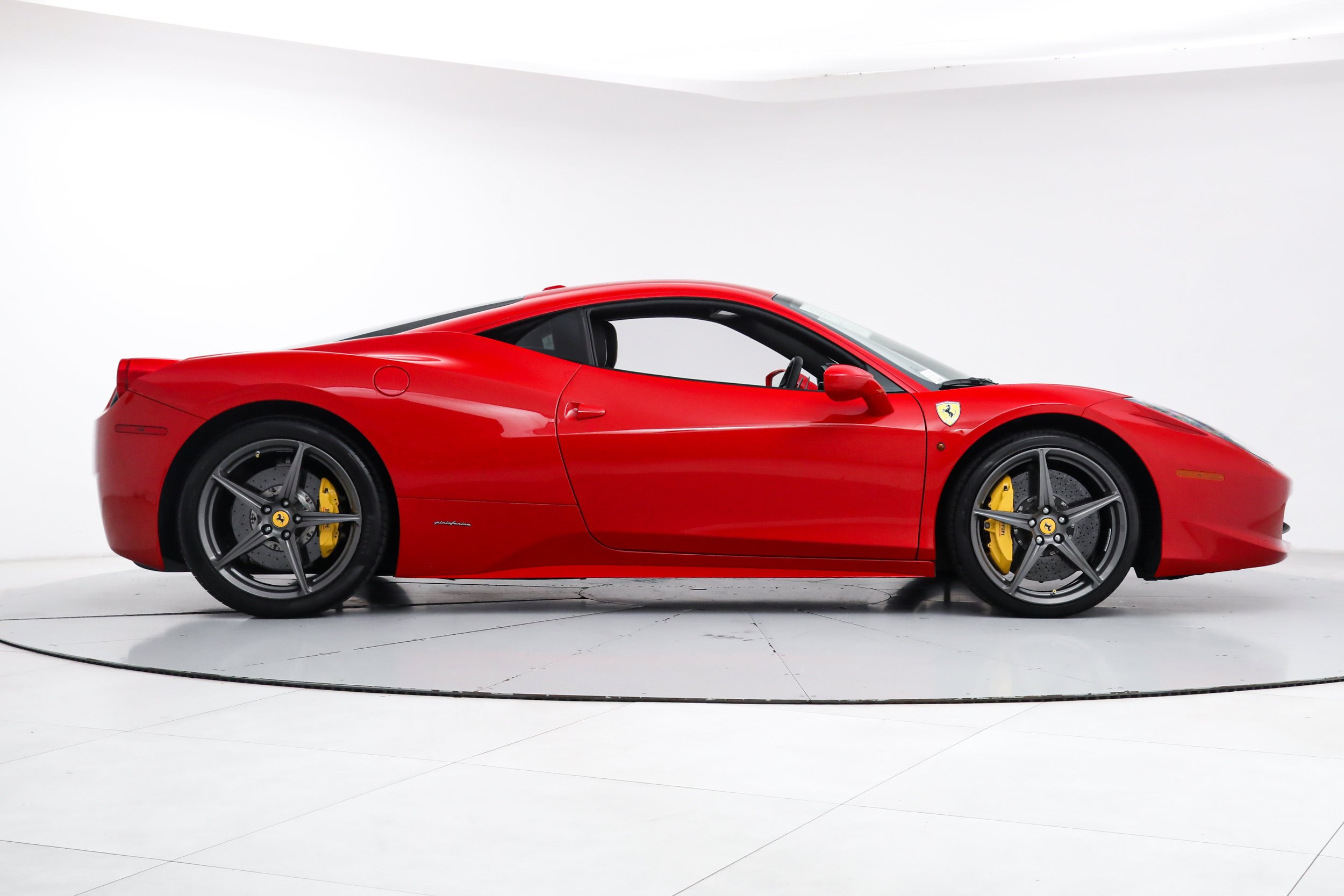 Used 2015 Red Ferrari  image 9