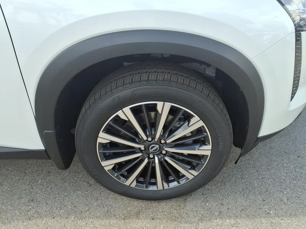 New 2026 Everest White Pearl TriCoat Nissan Platinum image 5