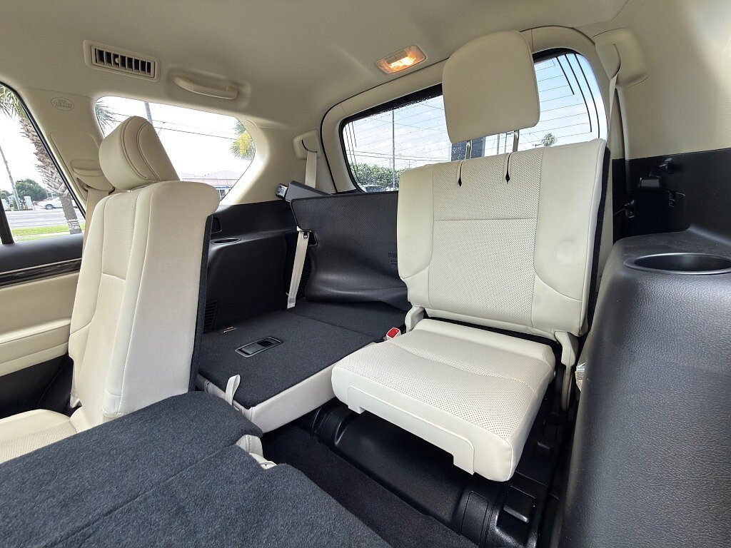 Used 2020 Starfire Pearl Lexus Base image 12
