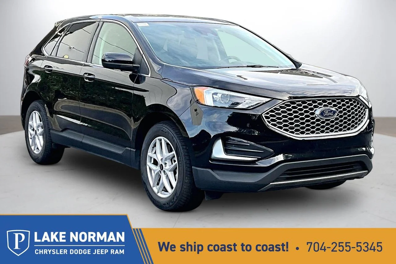 Used 2024 Black Ford SEL image 1