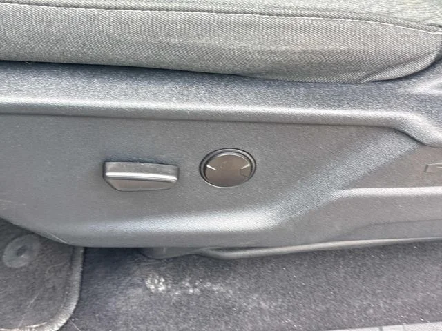 Used 2025 Silver Ford XLT image 27