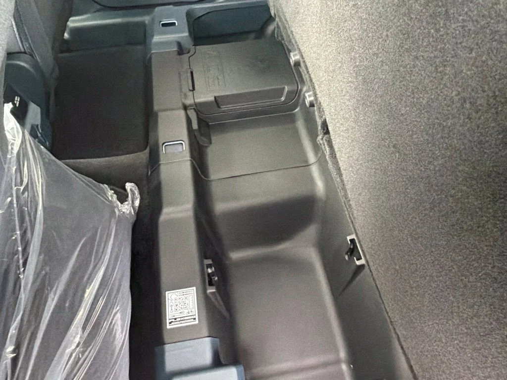 New 2026 Azure Gray Metallic Tri-Coat Ford XLT image 13
