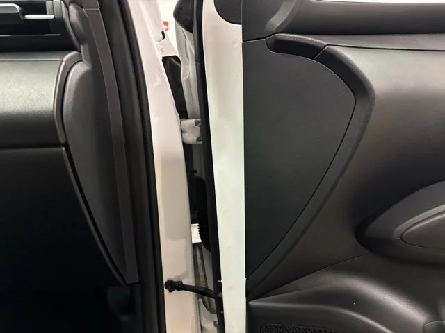 Used 2023 White Hyundai SE image 20