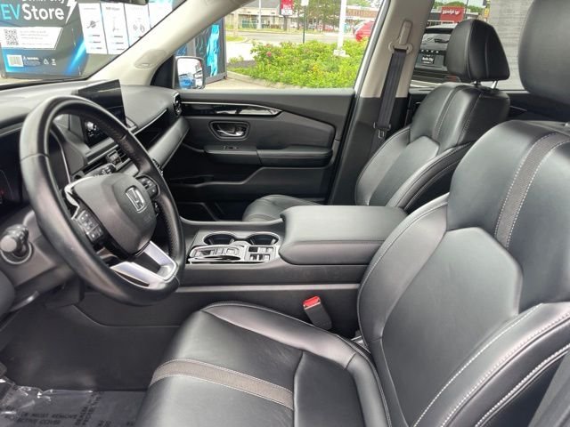 2023 Honda Pilot Touring - Photo 17