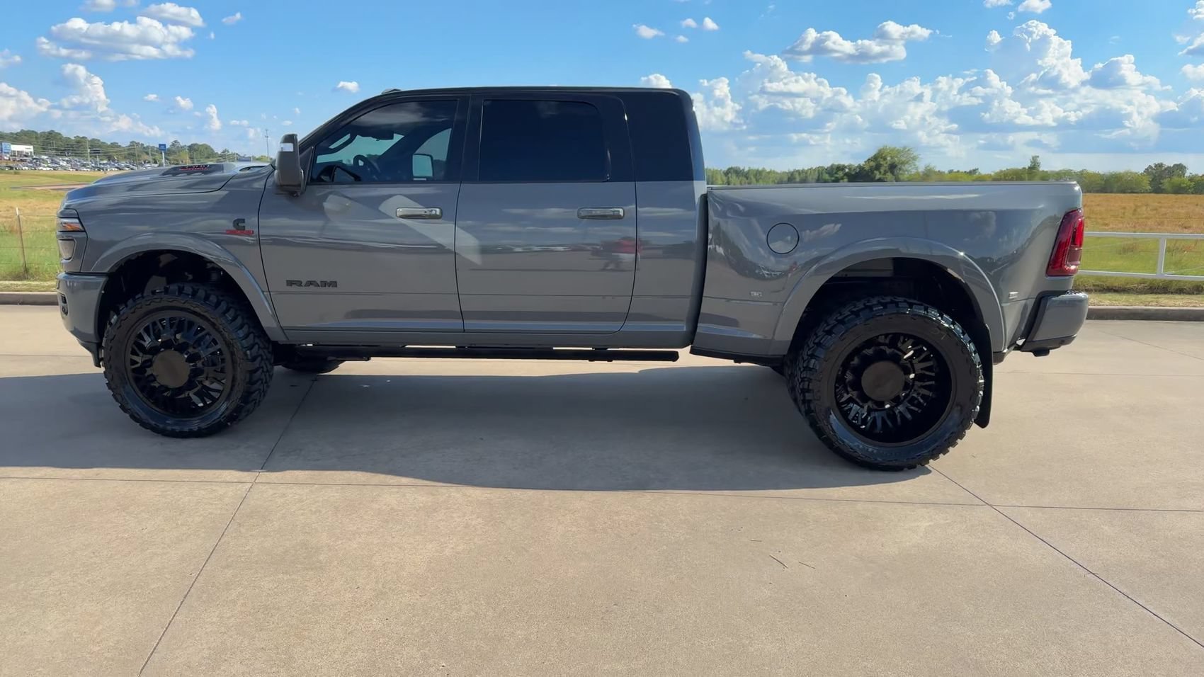 New 2026 Ceramic Gray Clearcoat Ram Limited image 6