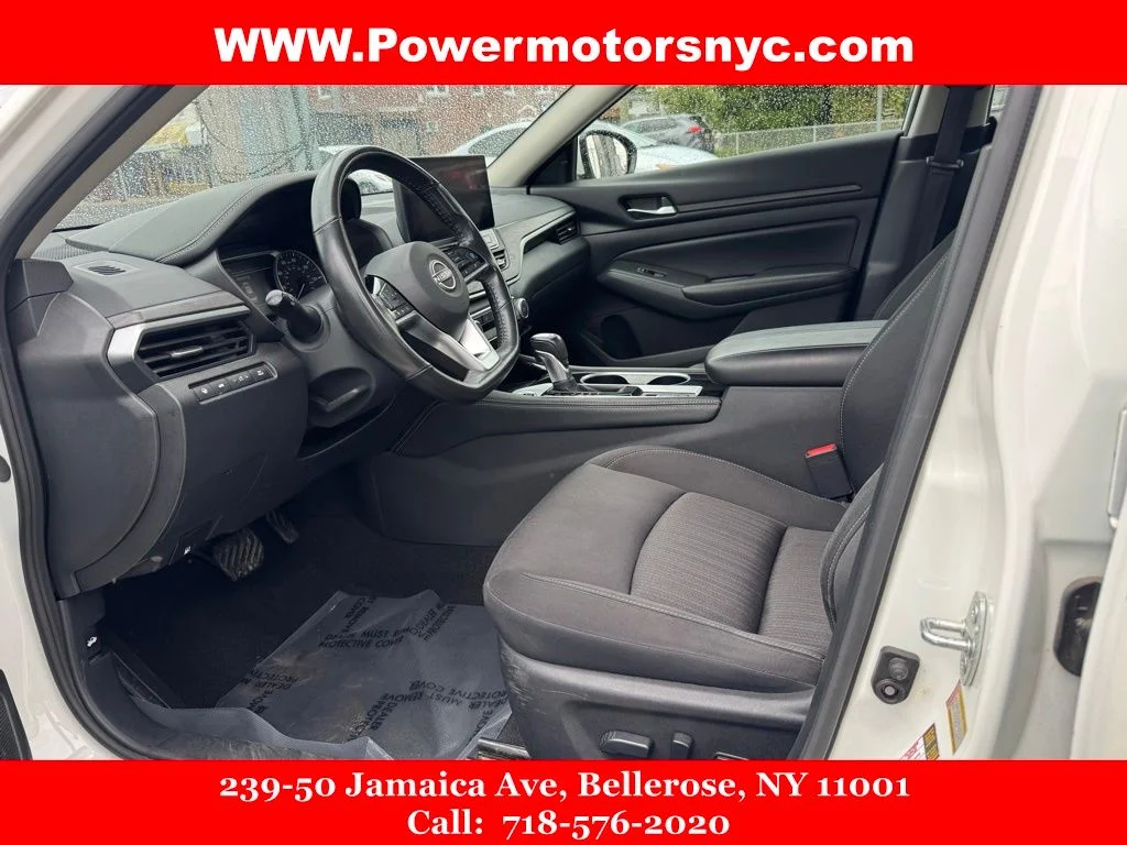 Used 2024 White Nissan 2.5 SV image 25