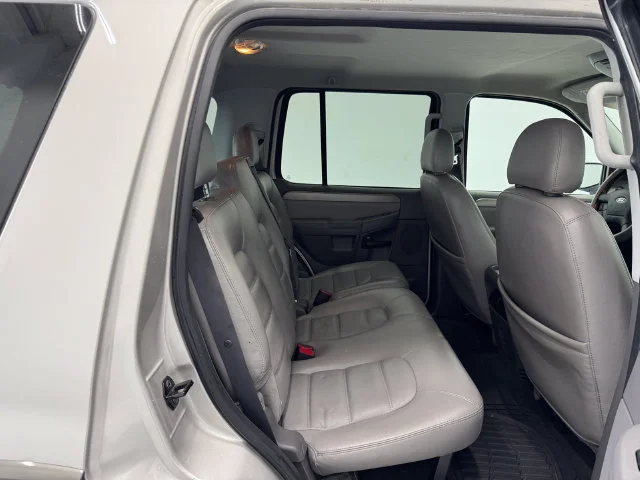 Used 2005 Silver Birch Clearcoat Metallic Ford XLT image 17