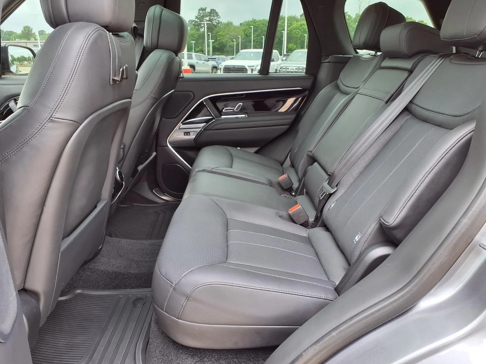 2023 Land Rover Range Rover SE - Photo 20
