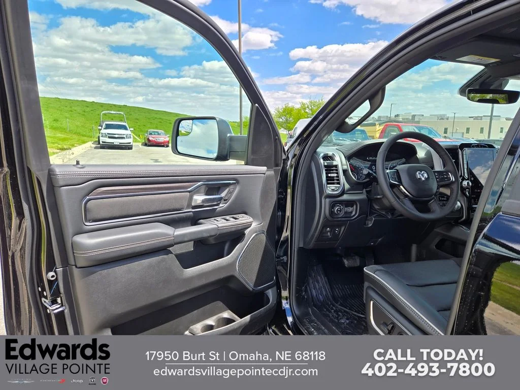 New 2026 Diamond Black Crystal Pearl-Coat Exterior Paint RAM Laramie image 10