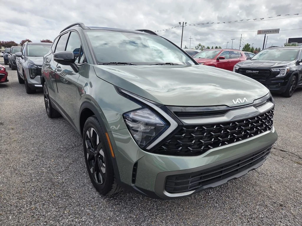 Used 2023 Green Kia X-Line image 6