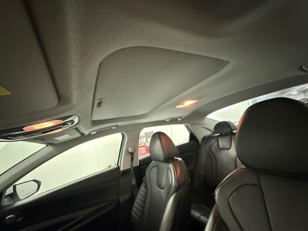 Used 2024 White Hyundai Limited image 25