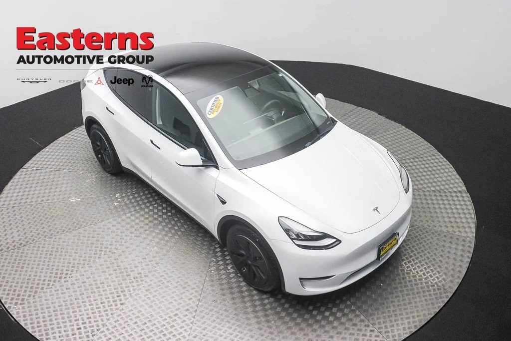 Used 2021 White Tesla Long Range image 3