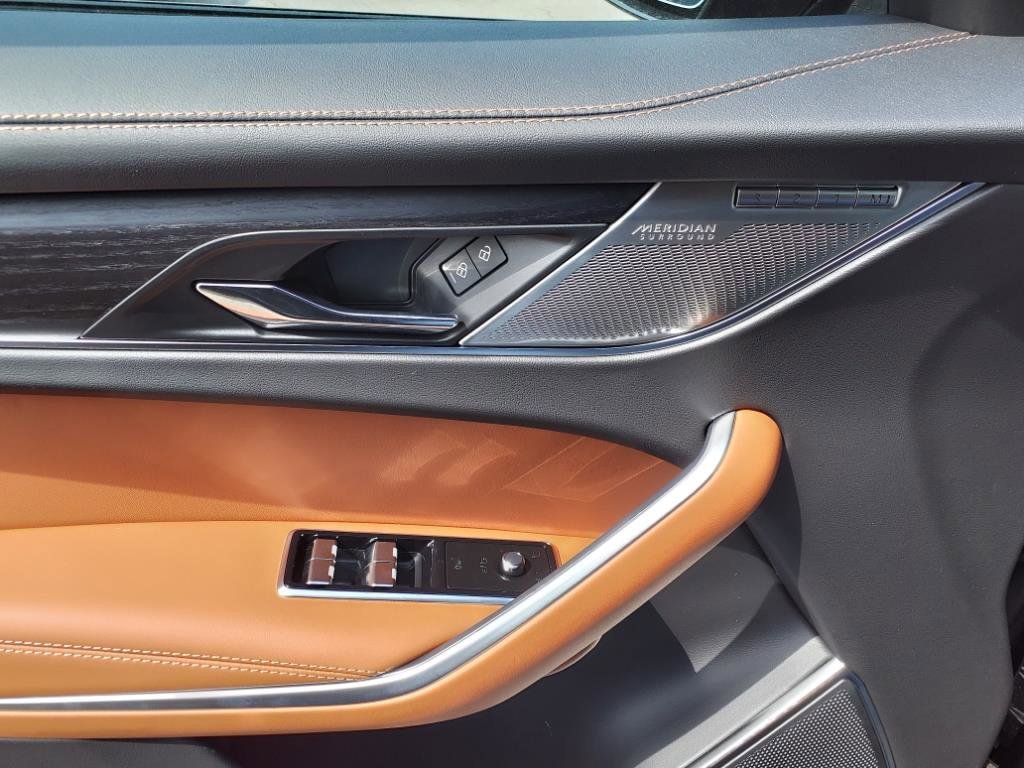 New 2026 Carpathian Grey Premium Metallic Jaguar R-Dynamic S image 13