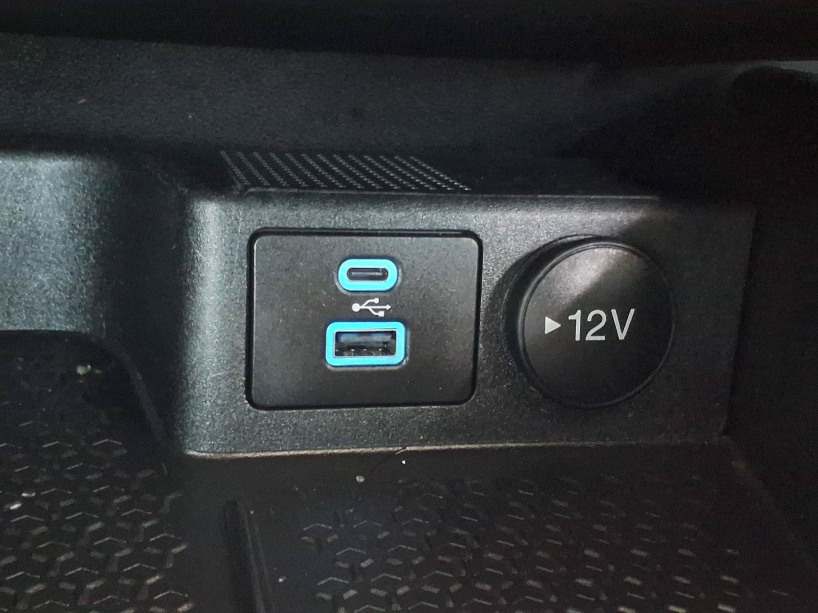 Used 2022 White Ford  image 19