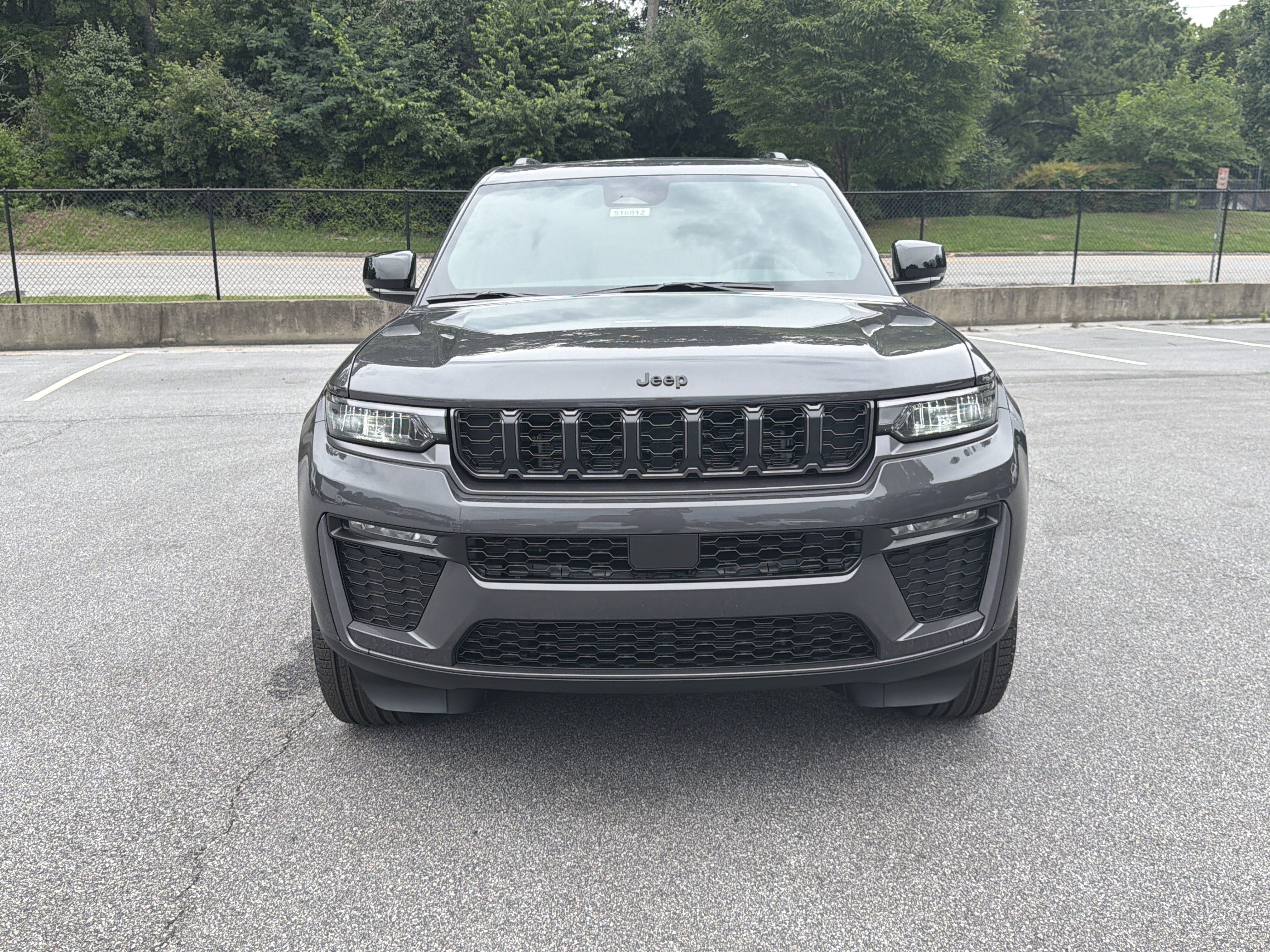 New 2026 Baltic Gray Metallic Clear-Coat Exterior Paint Jeep Limited image 2