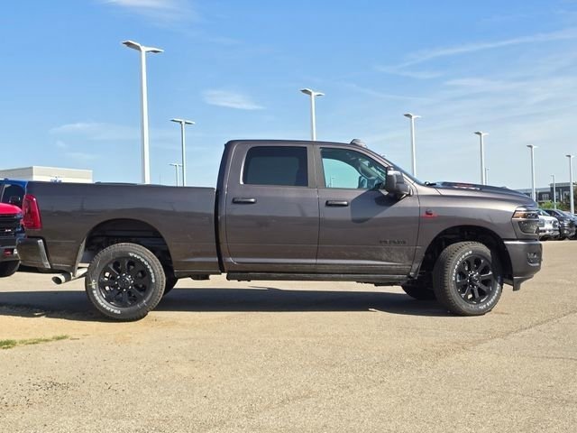 New 2026 Granite Crystal Metallic Clear-Coat Exterior Paint RAM Laramie image 37