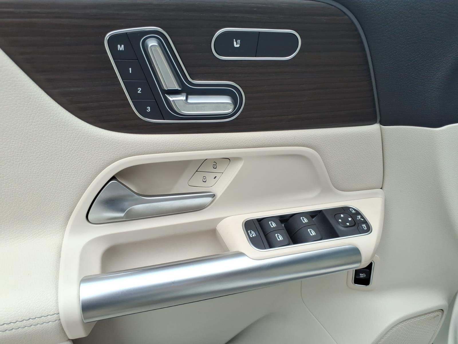 Used 2026 Polar White Mercedes-Benz GLA 250 image 13