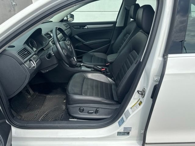 Used 2015 Candy White Volkswagen 1.8T SE image 11