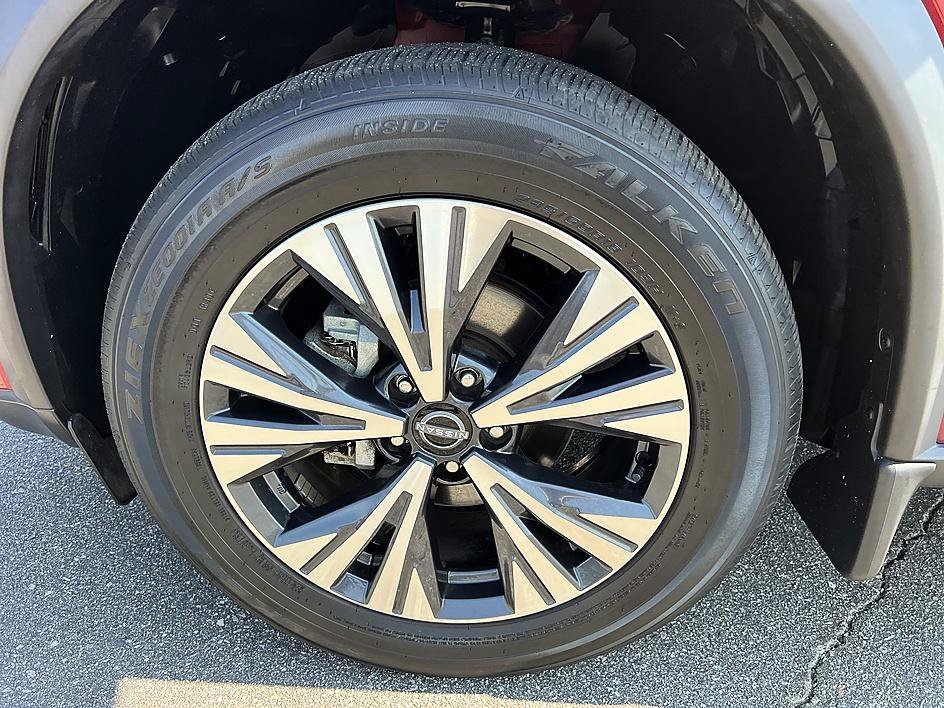 Used 2023 Scarlet Ember Tintcoat Nissan SV image 9