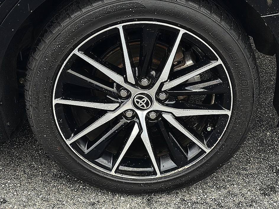 Used 2021 Midnight Black Metallic Toyota SE image 5