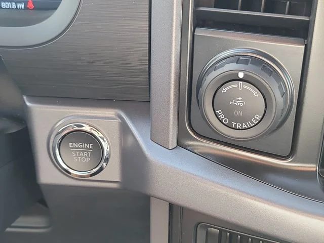New 2026 Oxford White Ford XLT image 30