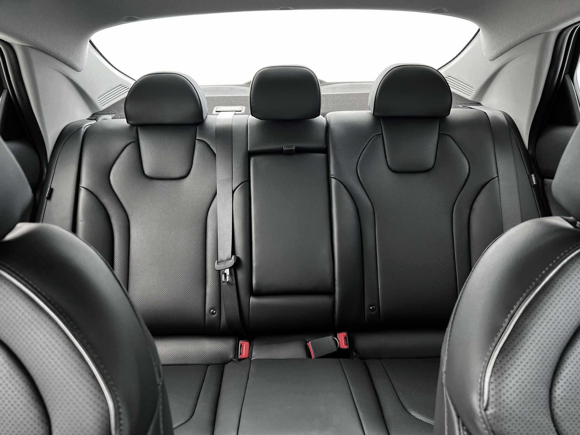 New 2025 Black Hyundai Limited image 16