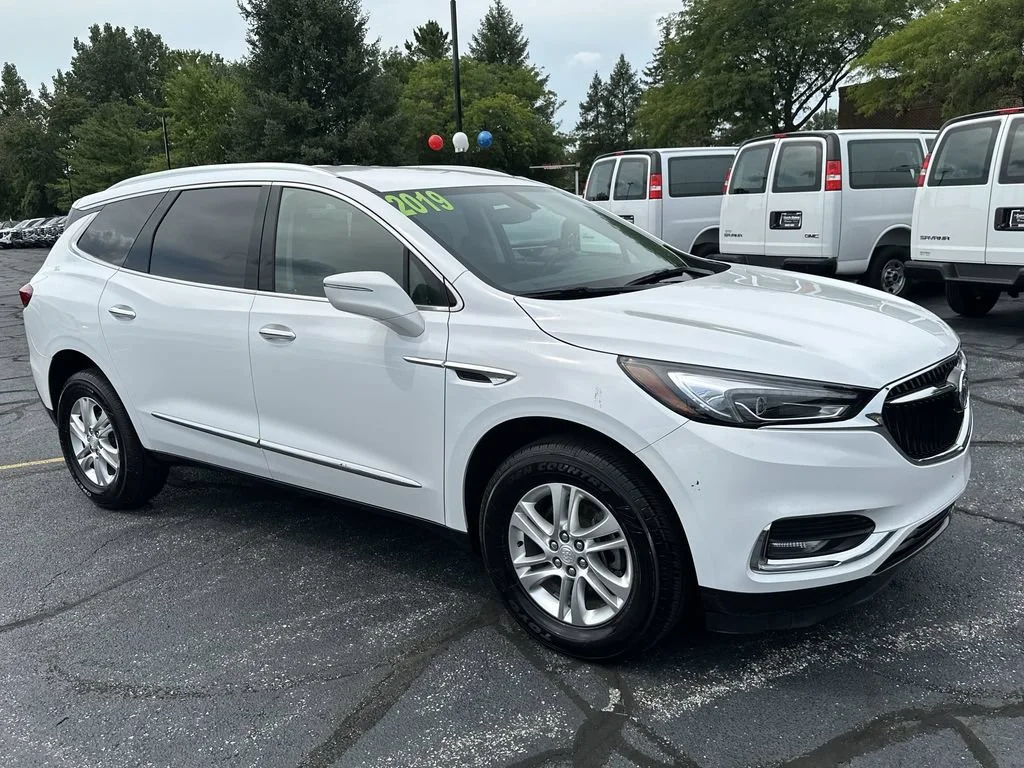Used 2019 Buick Enclave Essence with VIN 5GAERBKW4KJ181370 for sale in Valparaiso, IN