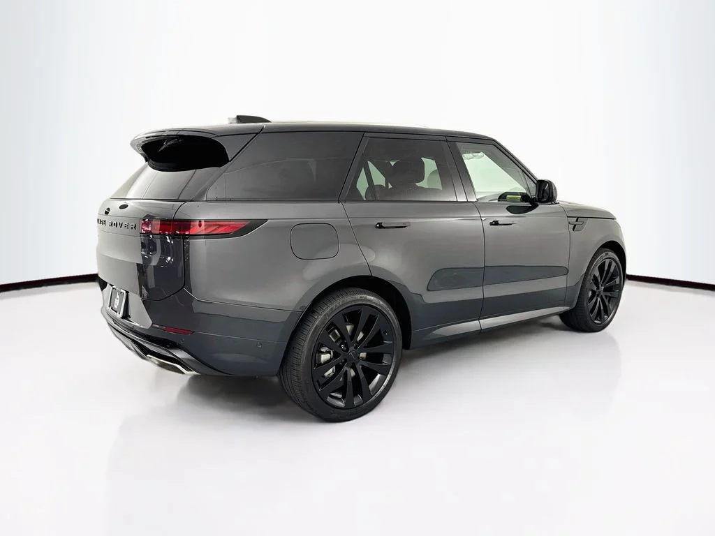 New 2026 Carpathian Grey Land Rover Dynamic SE image 5