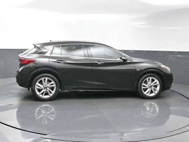 Used 2019 Black INFINITI LUXE image 8