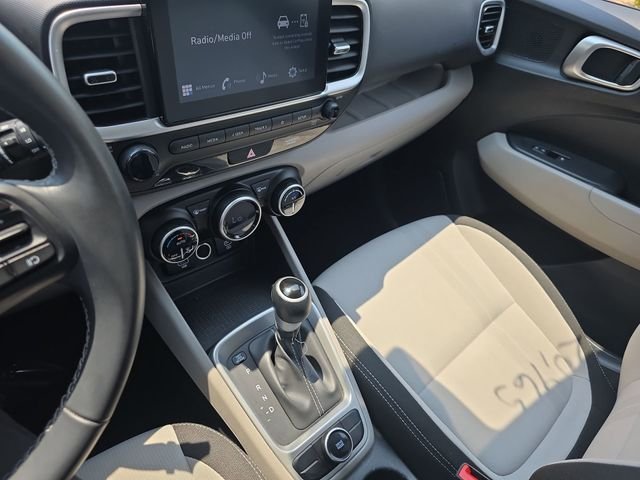 Used 2025 White Hyundai SEL image 20