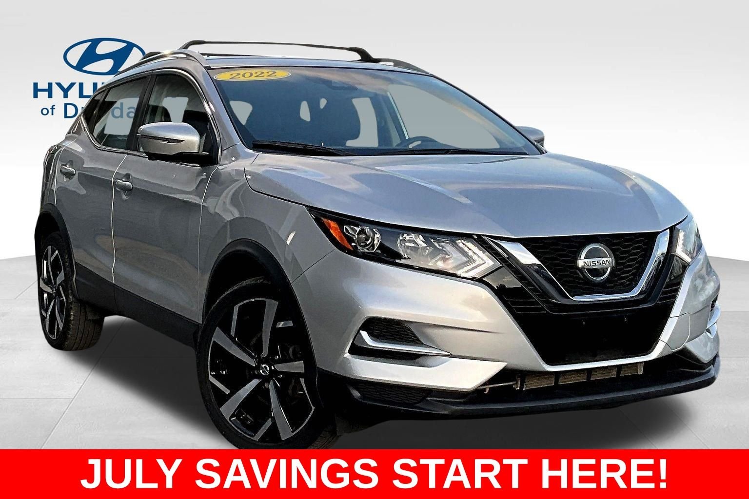 Used 2022 Silver Nissan SL image 3