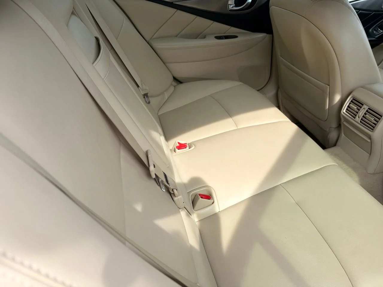Used 2016 Majestic White INFINITI 3.0t Premium image 12