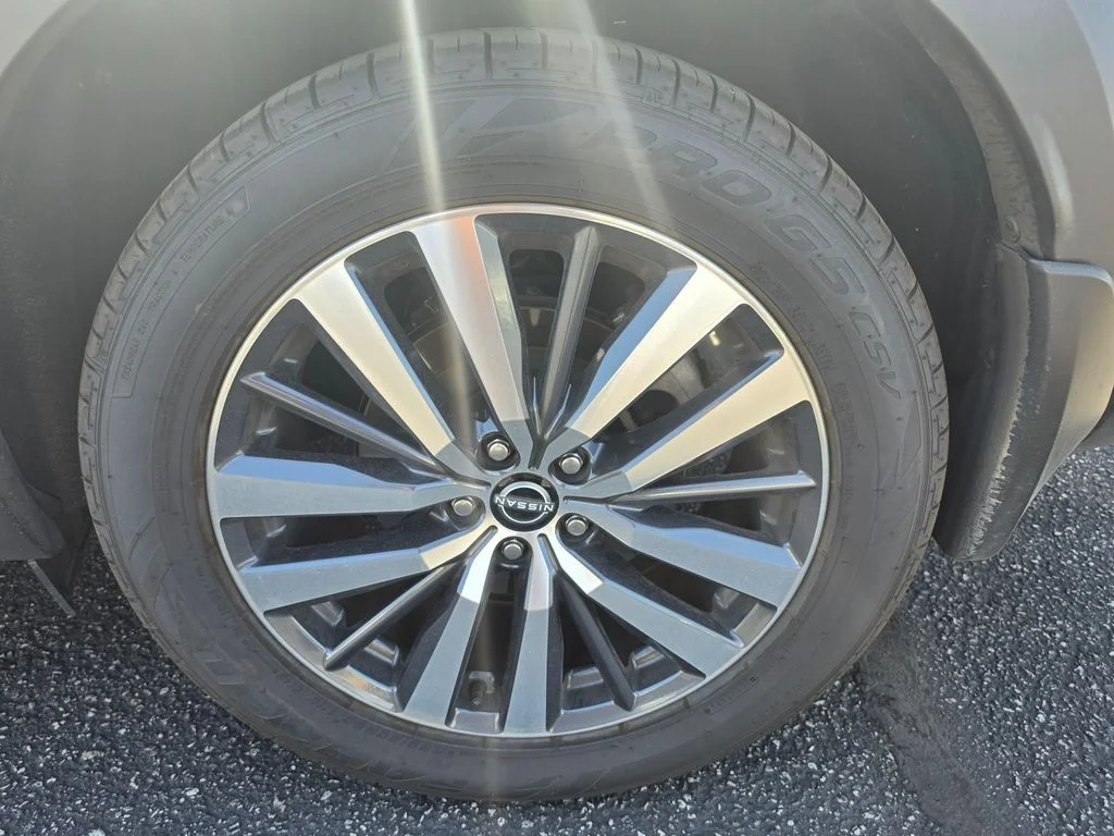 Certified Used 2022 Gray Nissan Platinum image 8