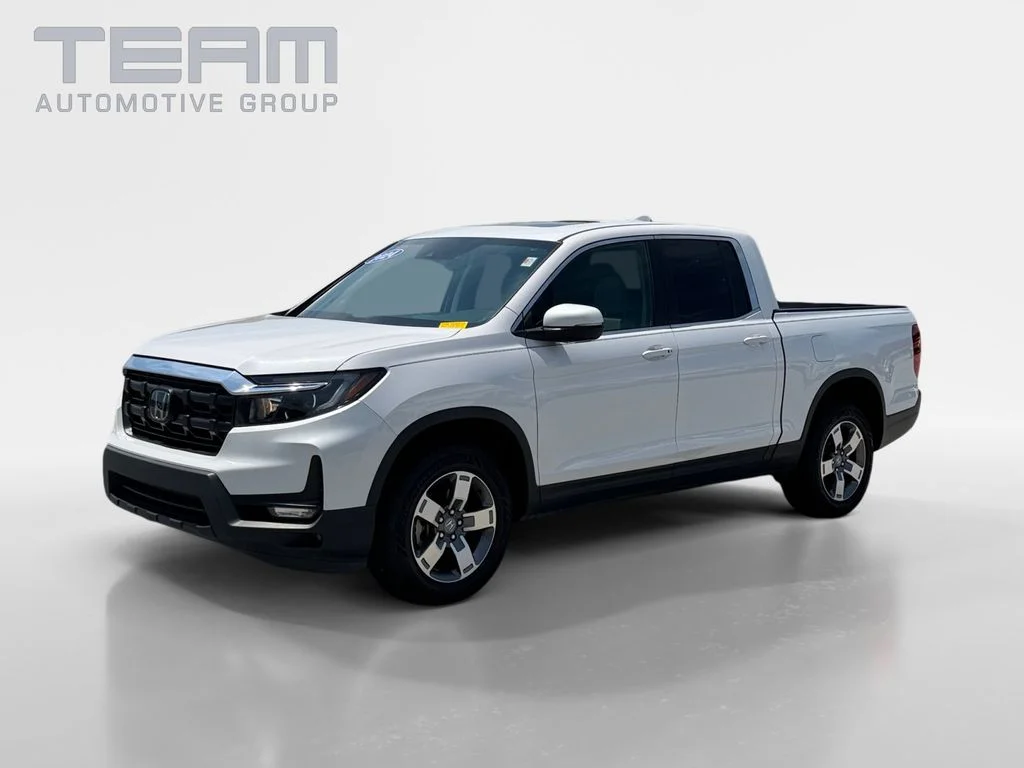 Used 2024 White Honda RTL image 3