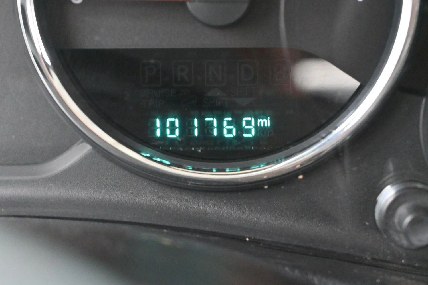 Used 2015 Bright White Clearcoat Jeep Altitude image 18