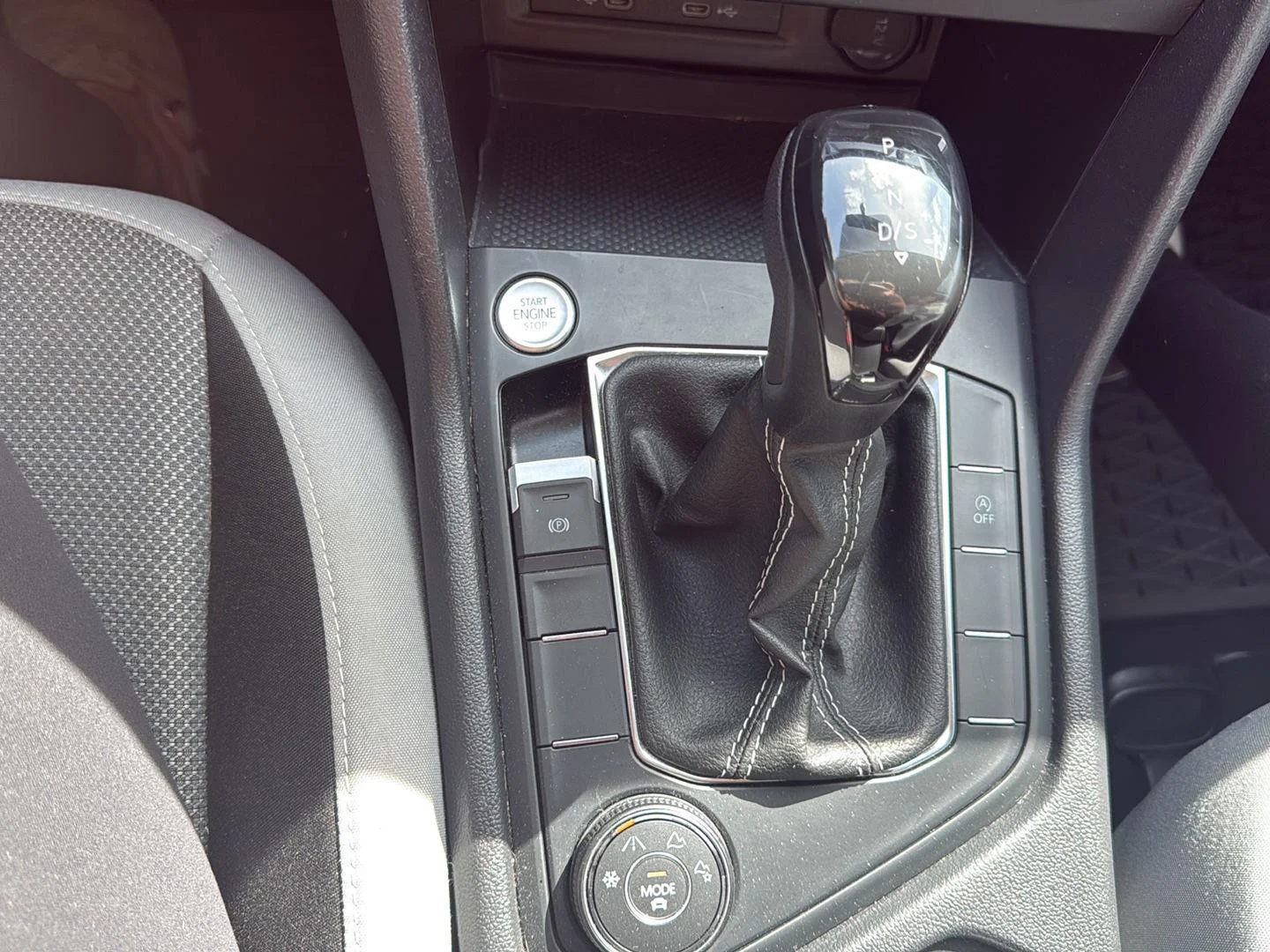 Used 2022 Pyrite Silver Metallic Volkswagen S image 10