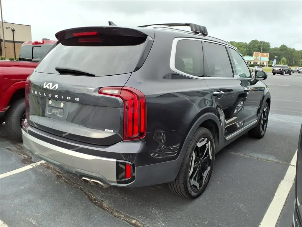 Used 2025 Gray Kia S image 6