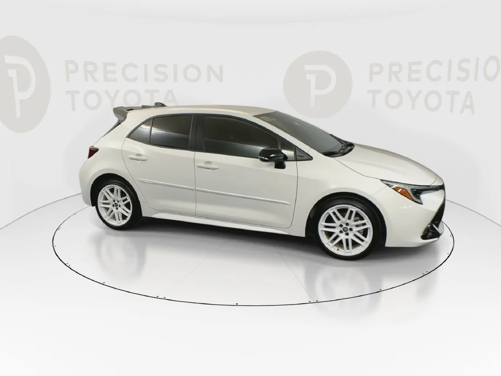 Used 2026 Ice Cap Toyota SE image 2