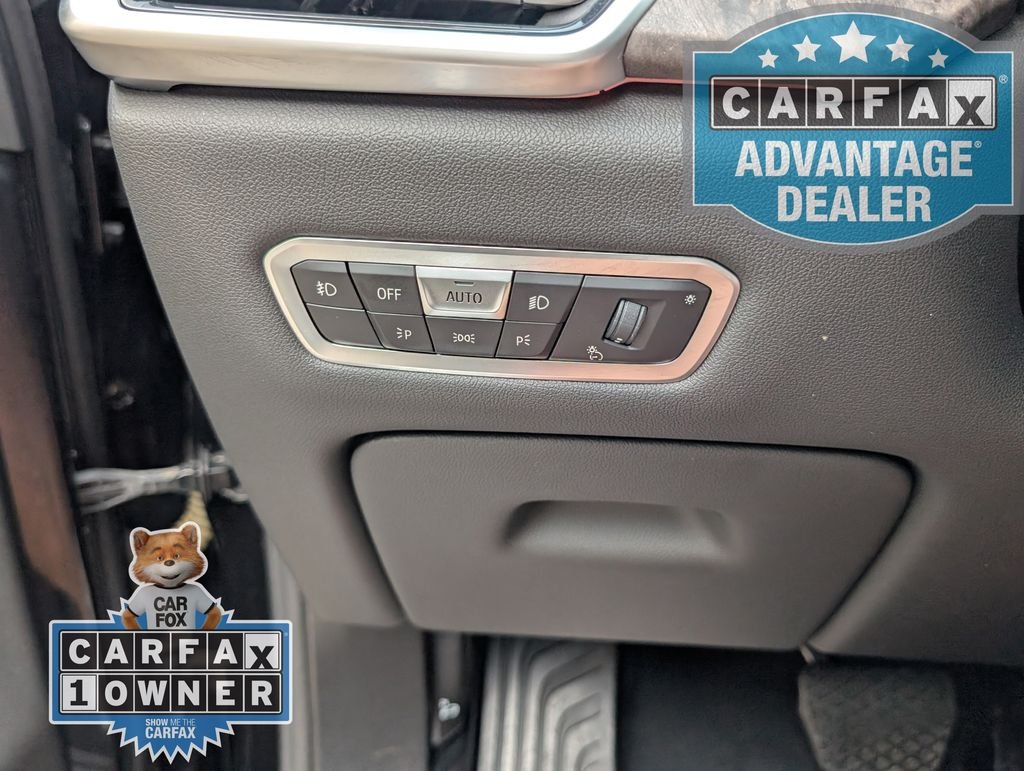 Used 2019 Black BMW xDrive40i image 14