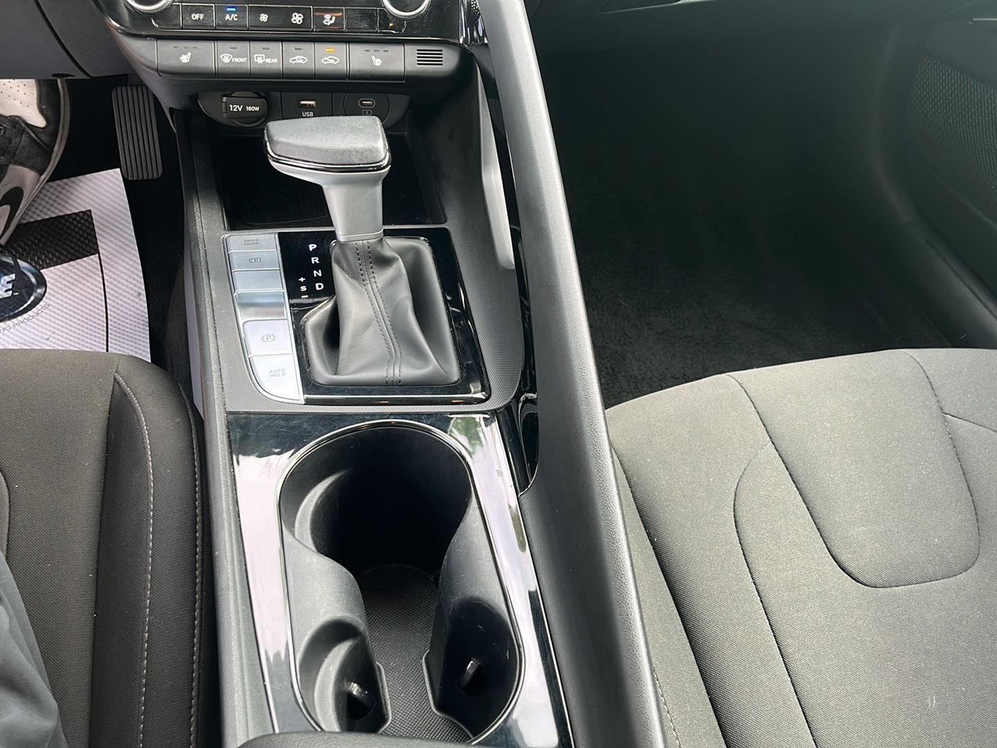 Used 2025  Hyundai SEL Convenience image 21