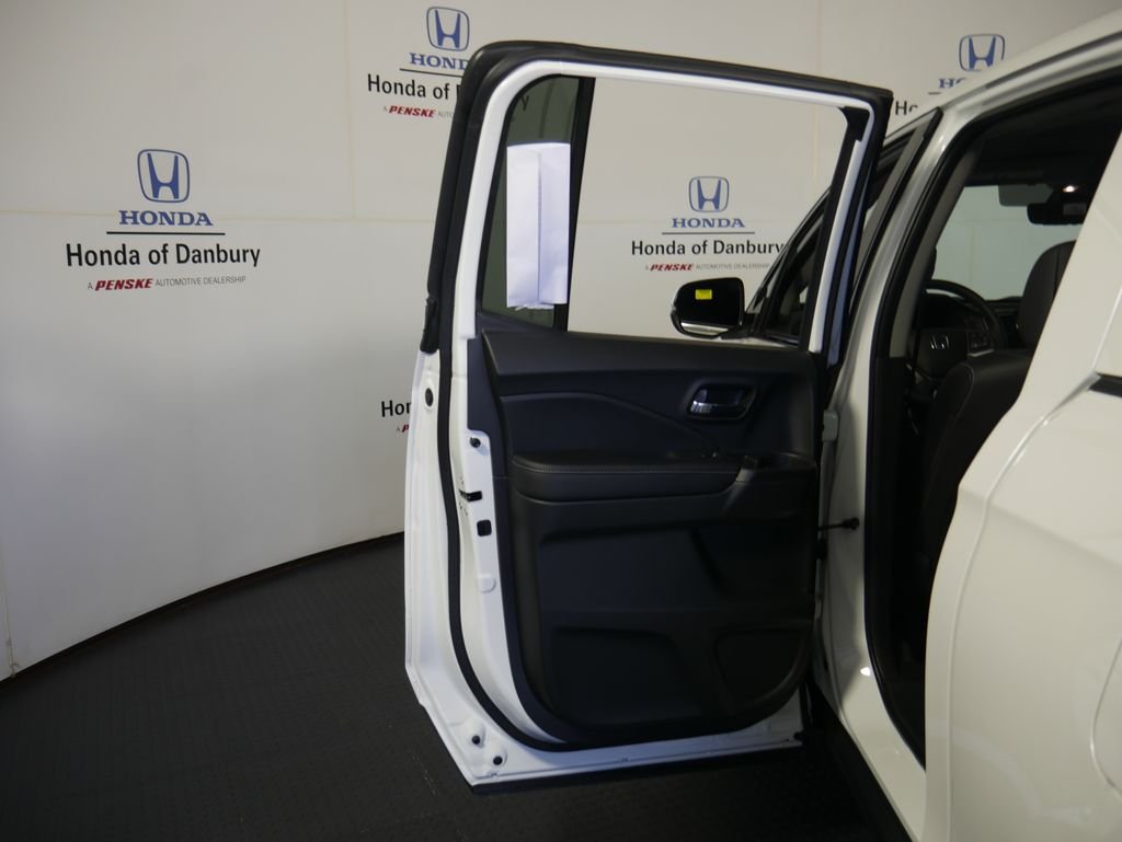 New 2026 Platinum White Pearl Honda RTL image 12