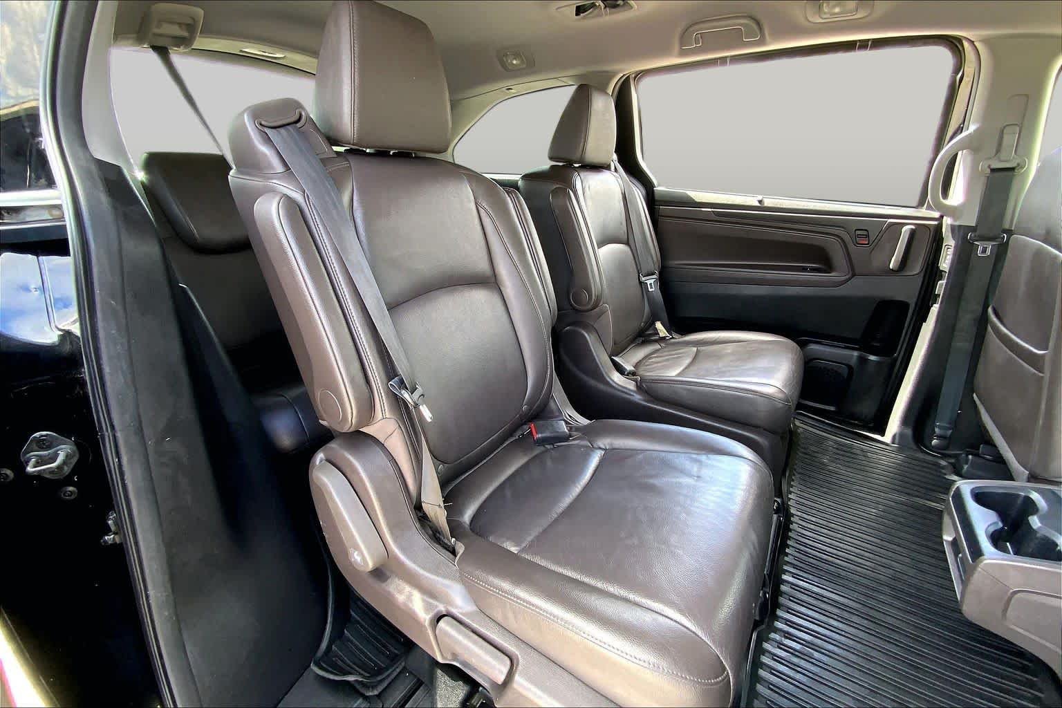 Used 2018 Crystal Black Pearl Honda EX-L image 19