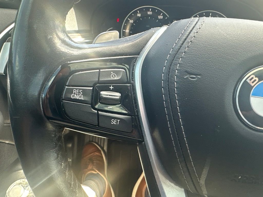 Used 2019 Black BMW 530i xDrive image 13